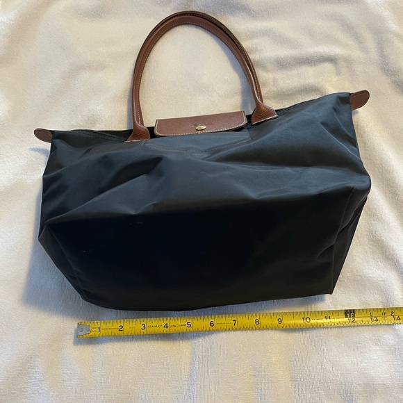 Longchamp LePliage Black Medium Tote - Picture 7 of 13